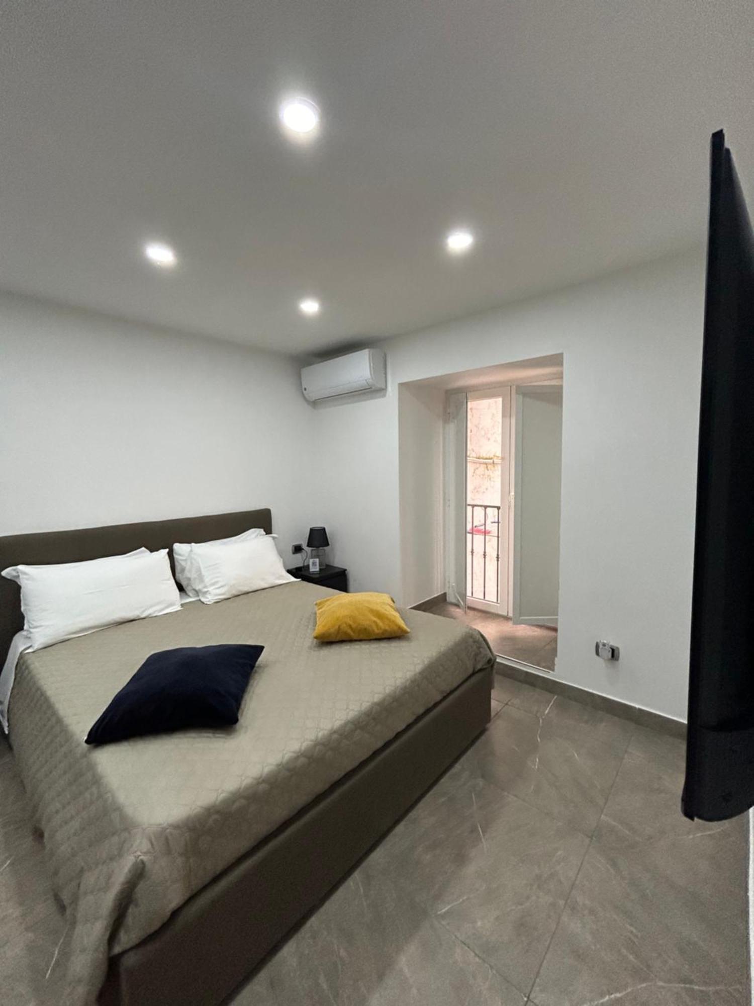 Casina Al Duomo Apartment Napoli Exterior foto